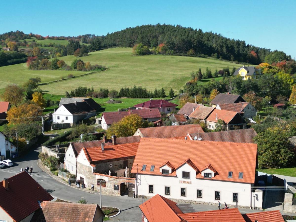 Penzion U Svarcu Zduchovice Екстериор снимка