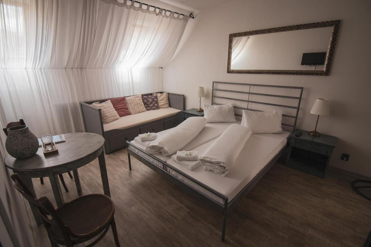 Penzion U Svarcu Zduchovice Екстериор снимка